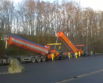 Colas - 8600 tonnes d'asphalte pour Total Belgium